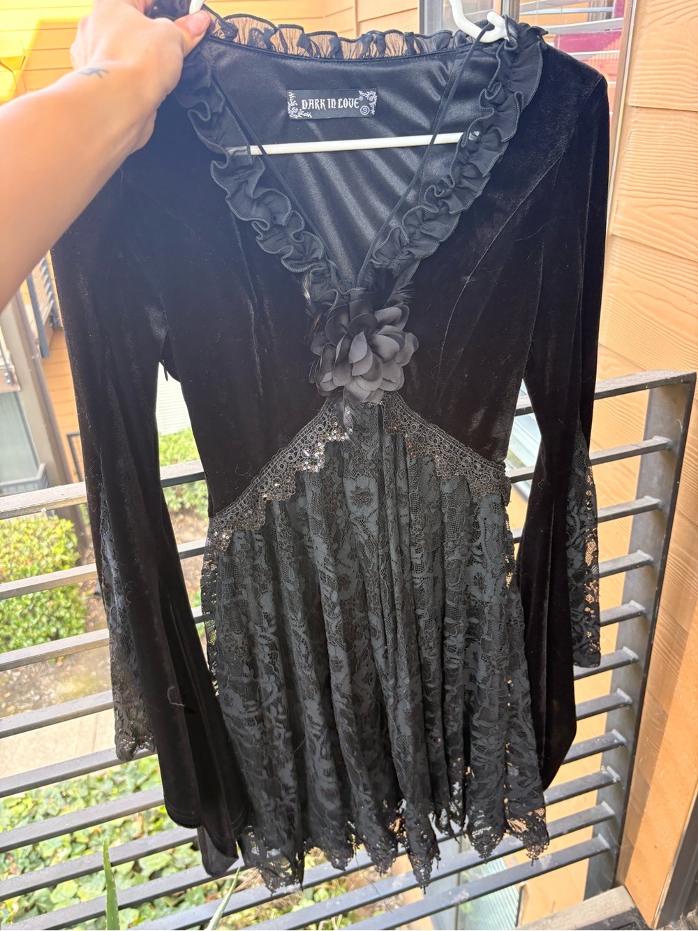 goth vampire black lace dress 🖤